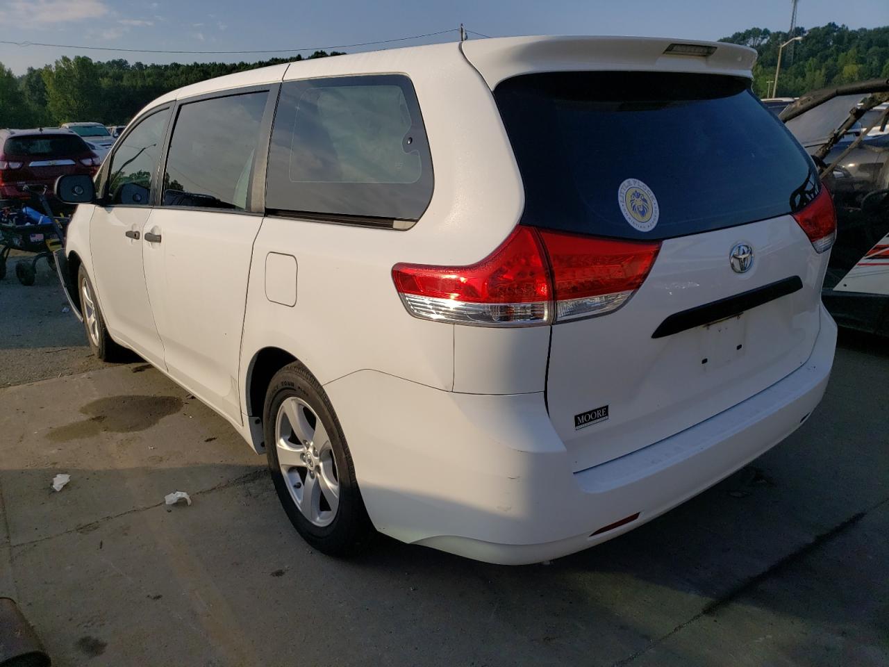 Photo 1 VIN: 5TDZK3DC0BS031000 - TOYOTA SIENNA 