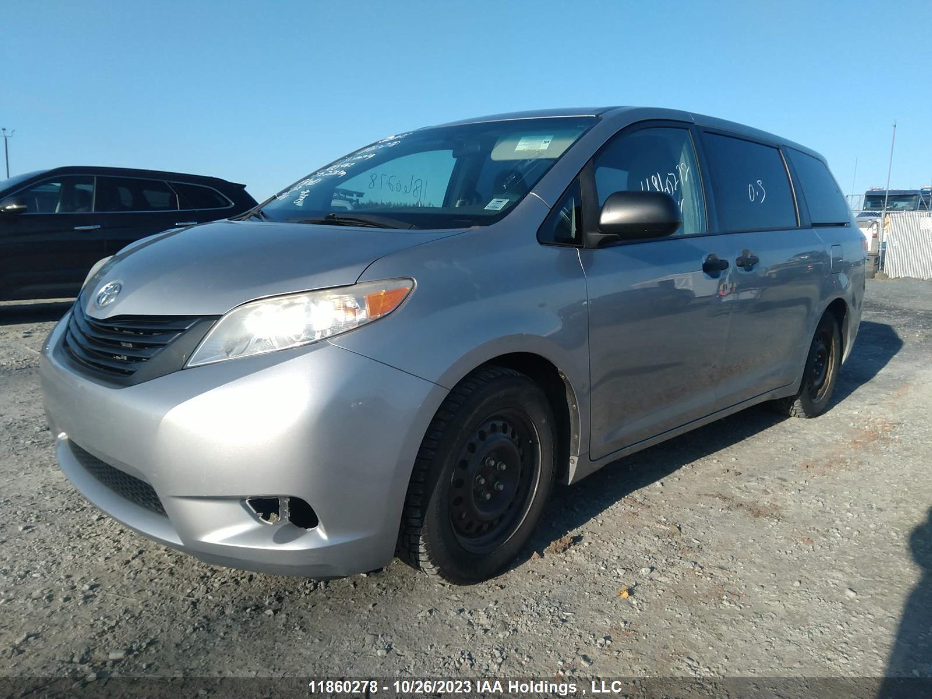 Photo 1 VIN: 5TDZK3DC0BS100462 - TOYOTA SIENNA 