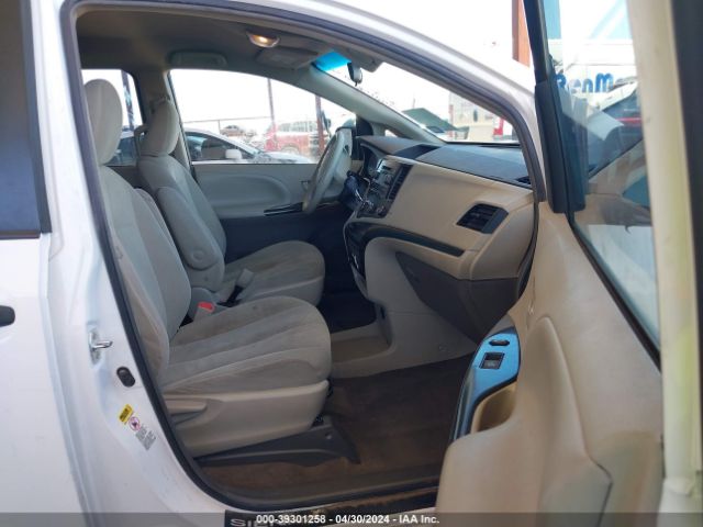 Photo 4 VIN: 5TDZK3DC0DS335933 - TOYOTA SIENNA 