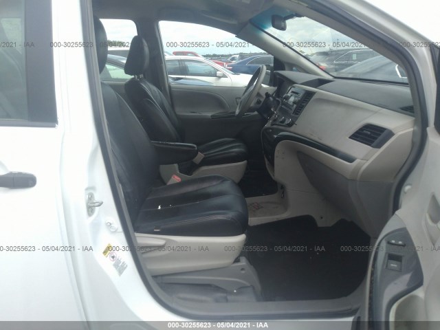 Photo 4 VIN: 5TDZK3DC0ES424886 - TOYOTA SIENNA 