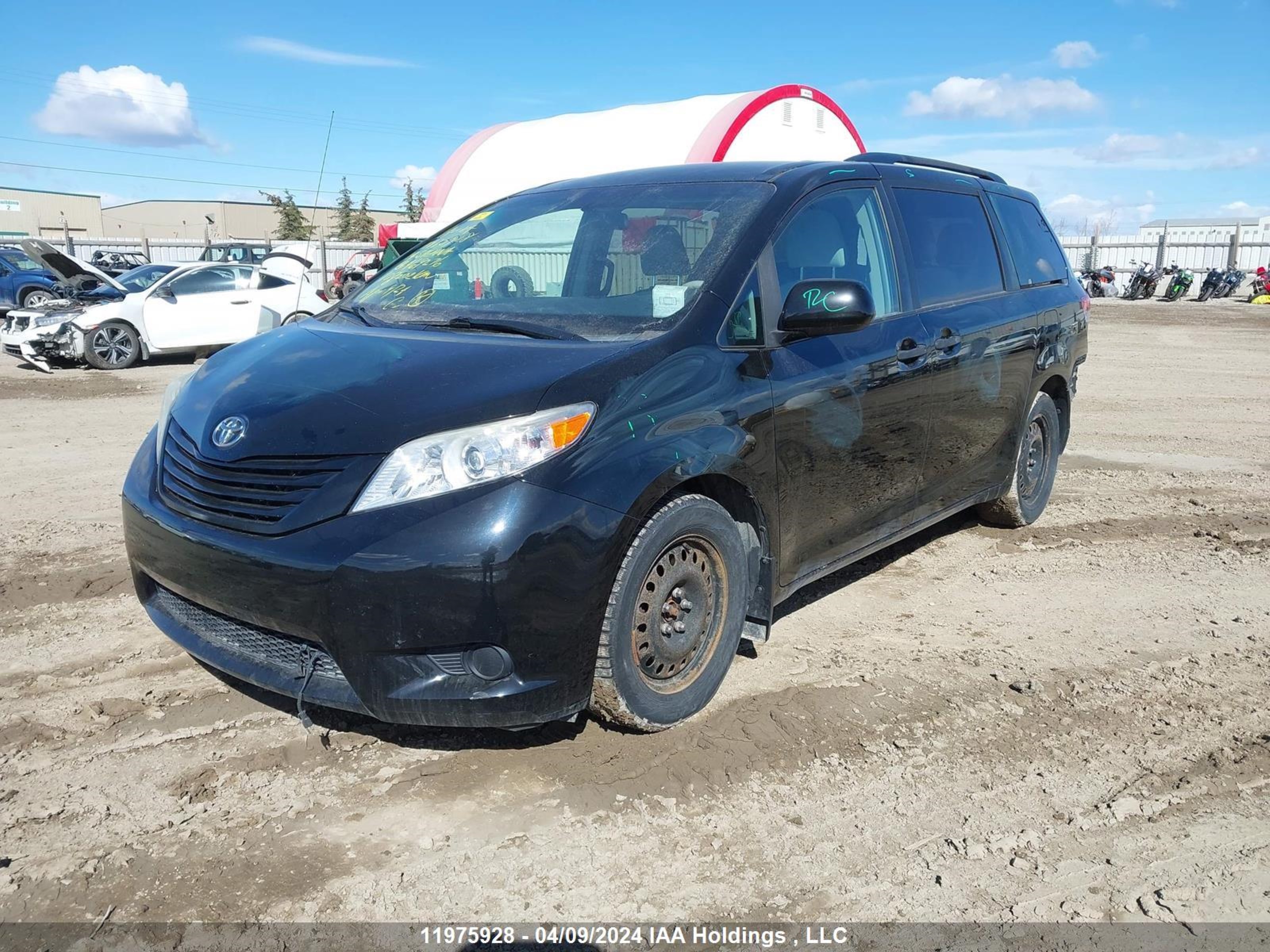 Photo 1 VIN: 5TDZK3DC0ES469276 - TOYOTA SIENNA 