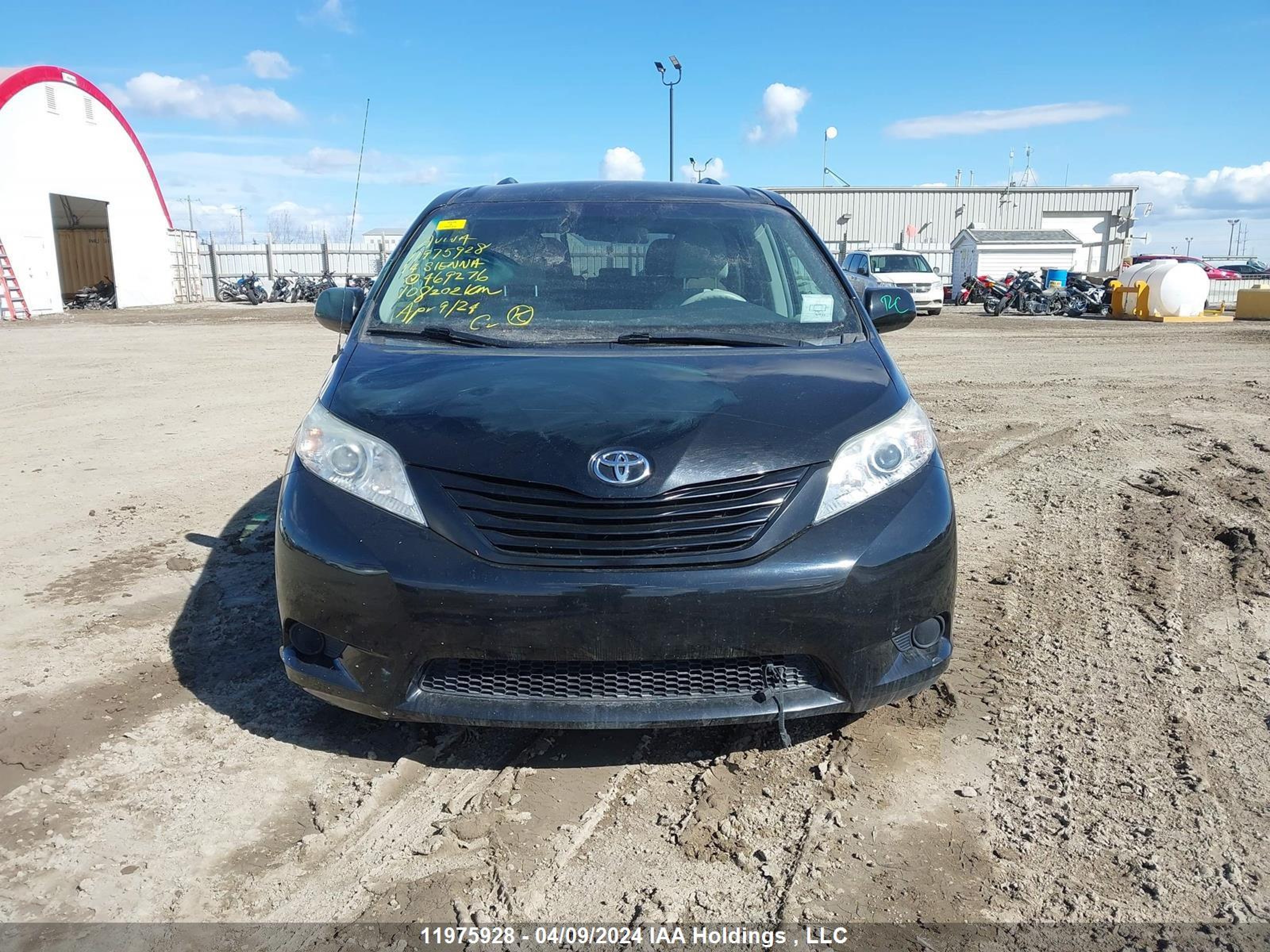 Photo 12 VIN: 5TDZK3DC0ES469276 - TOYOTA SIENNA 