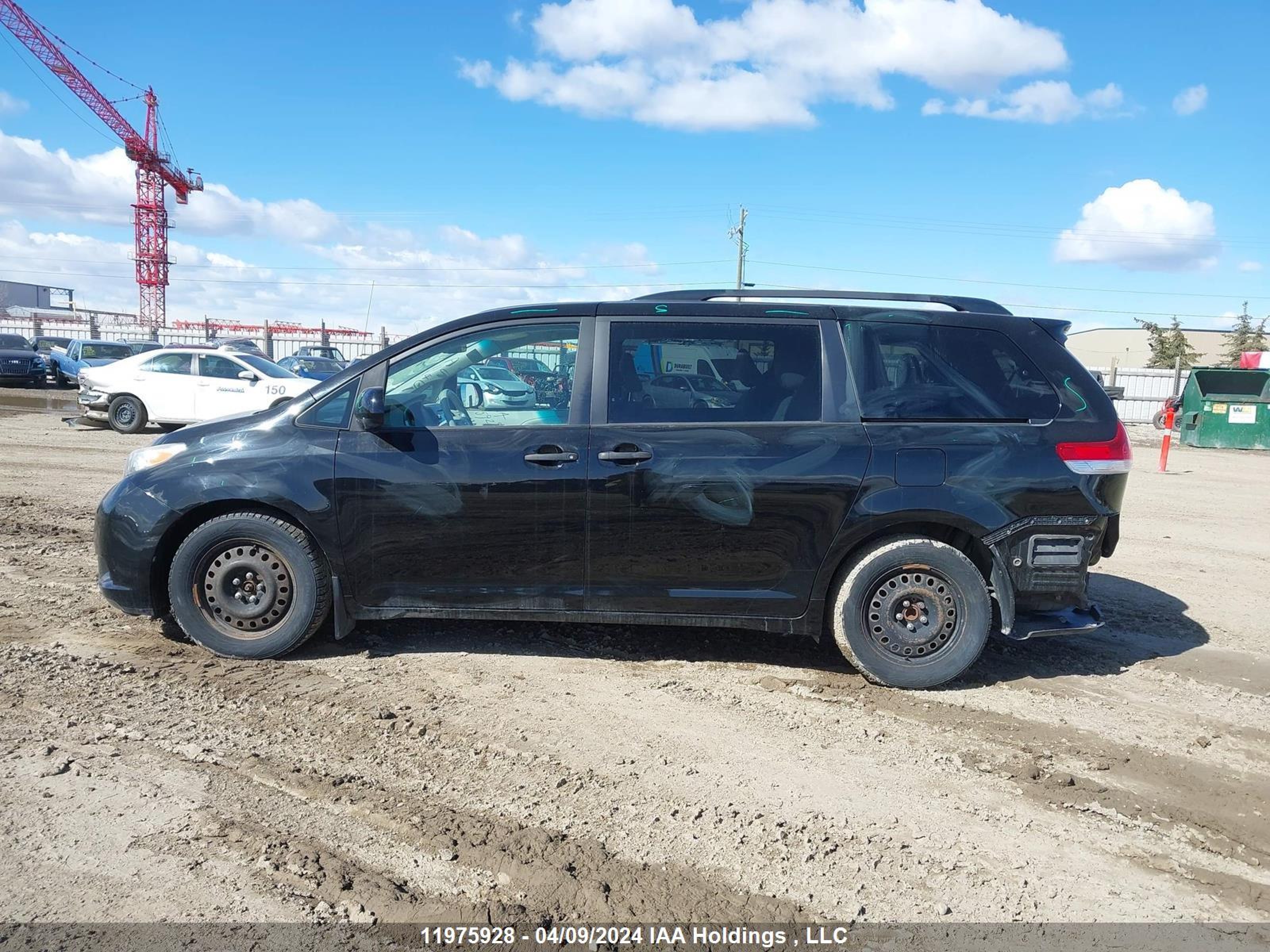 Photo 14 VIN: 5TDZK3DC0ES469276 - TOYOTA SIENNA 