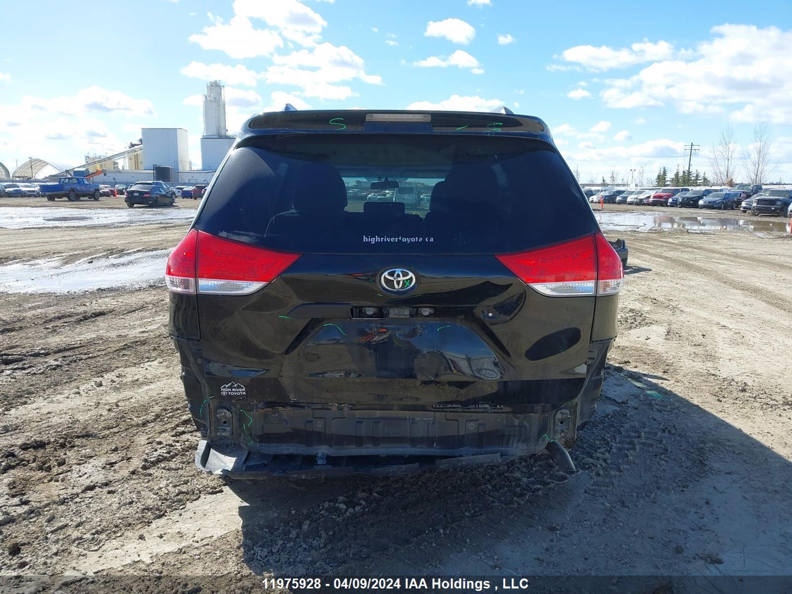 Photo 16 VIN: 5TDZK3DC0ES469276 - TOYOTA SIENNA 