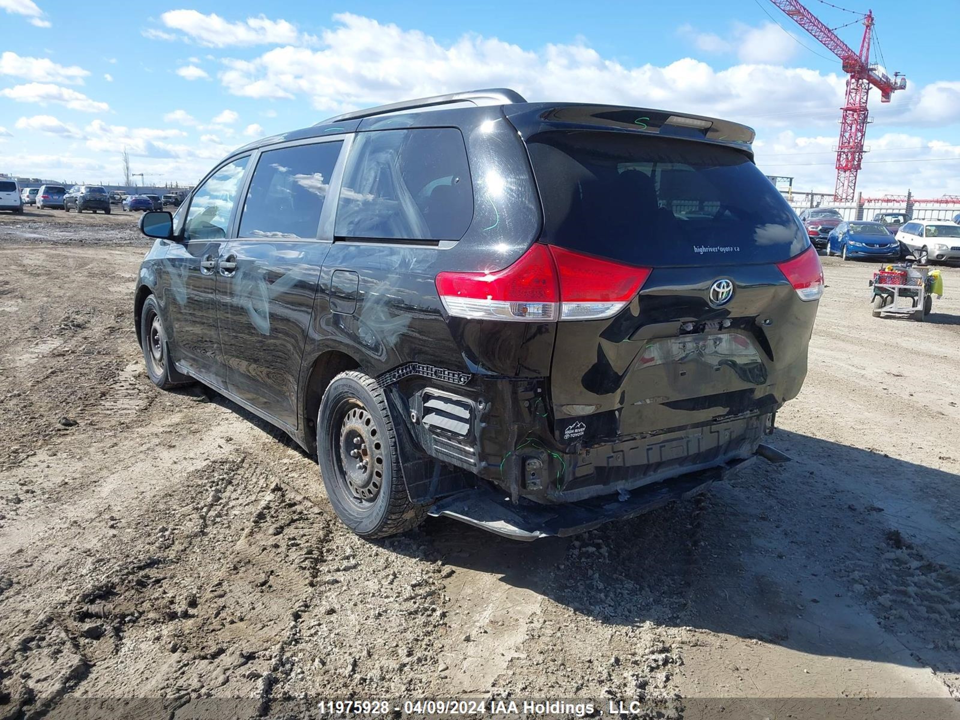 Photo 2 VIN: 5TDZK3DC0ES469276 - TOYOTA SIENNA 