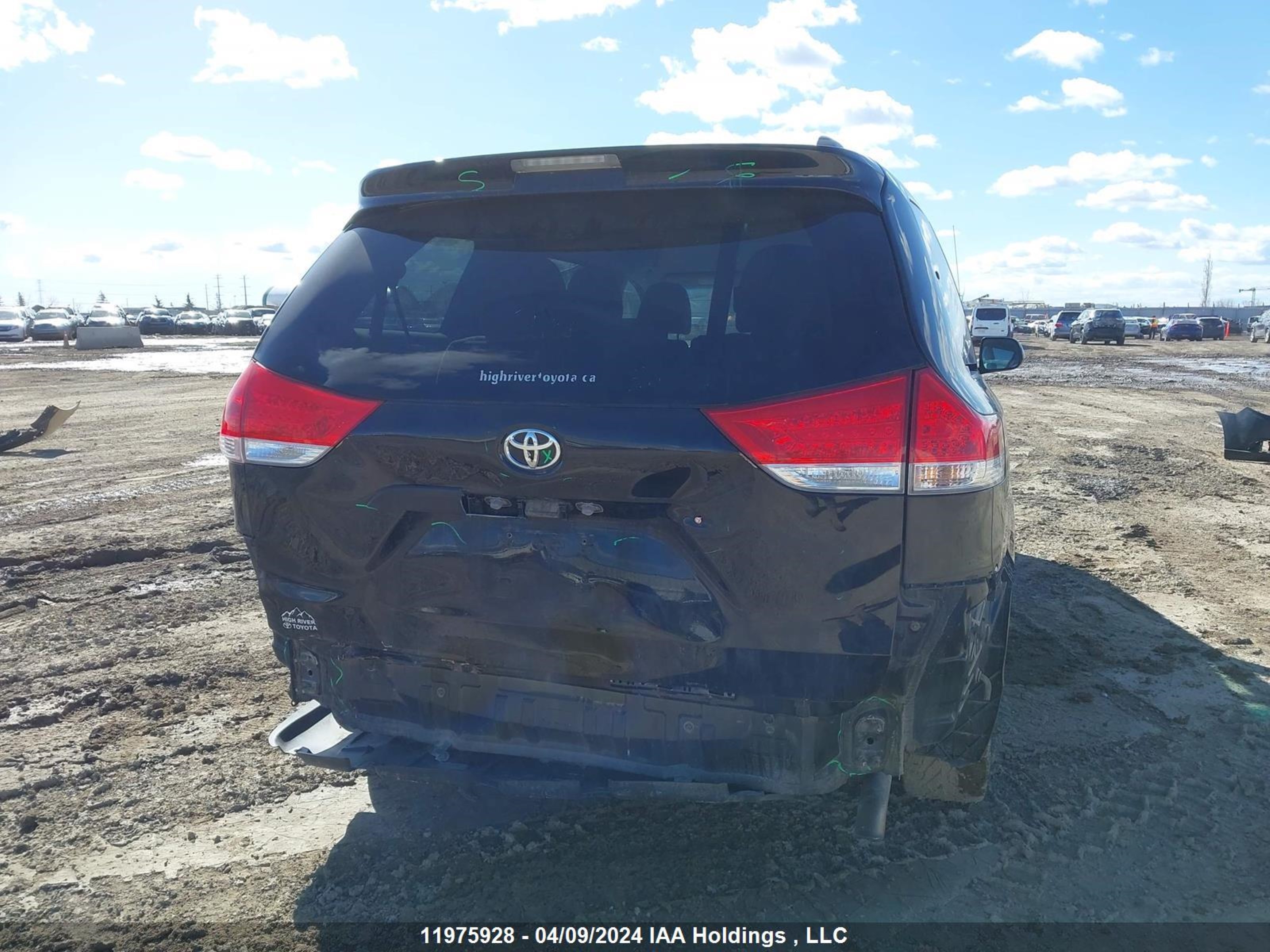 Photo 5 VIN: 5TDZK3DC0ES469276 - TOYOTA SIENNA 