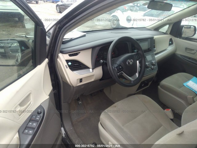 Photo 4 VIN: 5TDZK3DC0FS555186 - TOYOTA SIENNA 