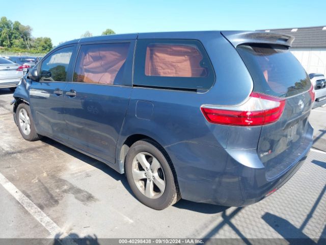 Photo 2 VIN: 5TDZK3DC0FS568388 - TOYOTA SIENNA 