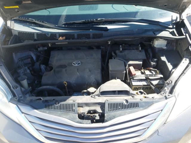 Photo 6 VIN: 5TDZK3DC1CS181554 - TOYOTA SIENNA 