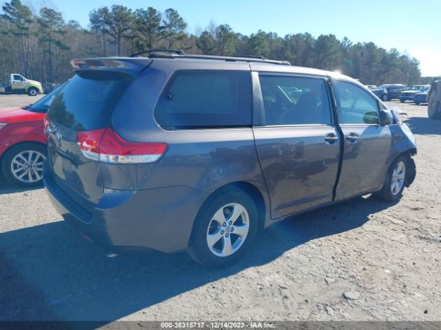 Photo 3 VIN: 5TDZK3DC1CS199097 - TOYOTA SIENNA 