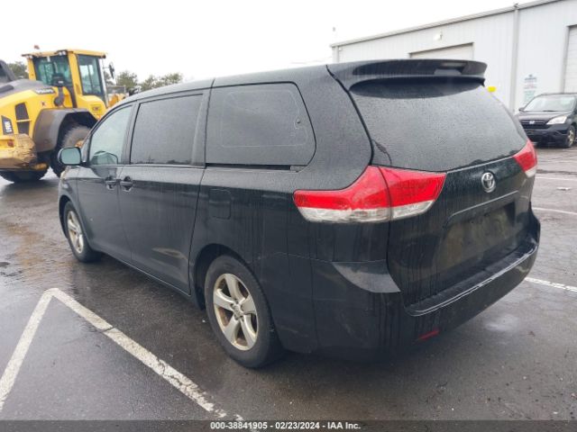 Photo 2 VIN: 5TDZK3DC1DS395719 - TOYOTA SIENNA 