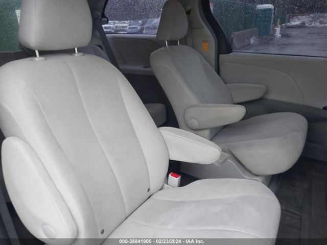 Photo 7 VIN: 5TDZK3DC1DS395719 - TOYOTA SIENNA 