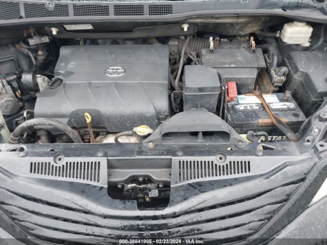 Photo 9 VIN: 5TDZK3DC1DS395719 - TOYOTA SIENNA 