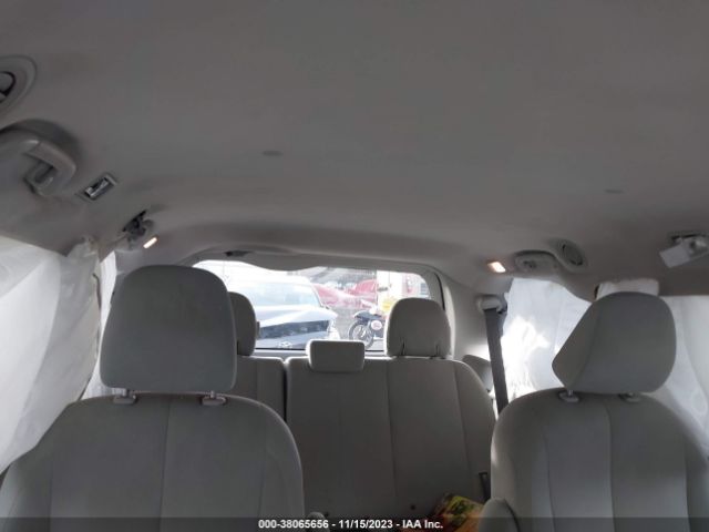 Photo 7 VIN: 5TDZK3DC1ES442247 - TOYOTA SIENNA 