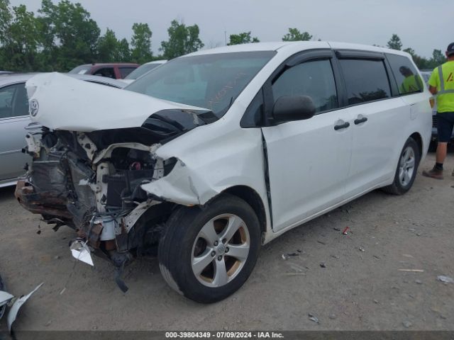 Photo 1 VIN: 5TDZK3DC1FS608428 - TOYOTA SIENNA 