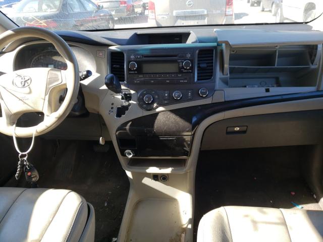 Photo 8 VIN: 5TDZK3DC2BS018104 - TOYOTA SIENNA 