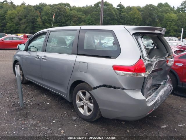 Photo 2 VIN: 5TDZK3DC2BS133205 - TOYOTA SIENNA 