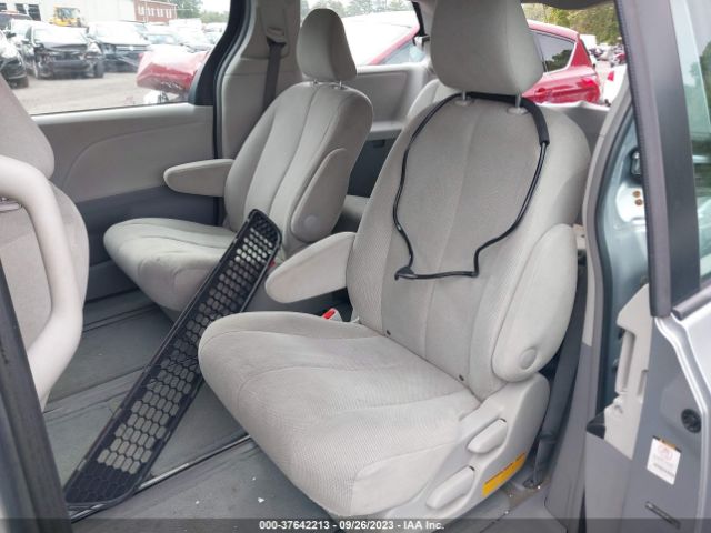 Photo 7 VIN: 5TDZK3DC2BS133205 - TOYOTA SIENNA 