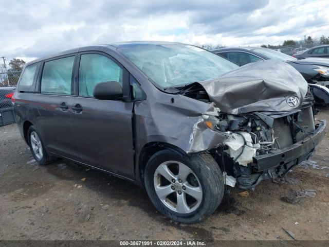 Photo 0 VIN: 5TDZK3DC2BS147945 - TOYOTA SIENNA 