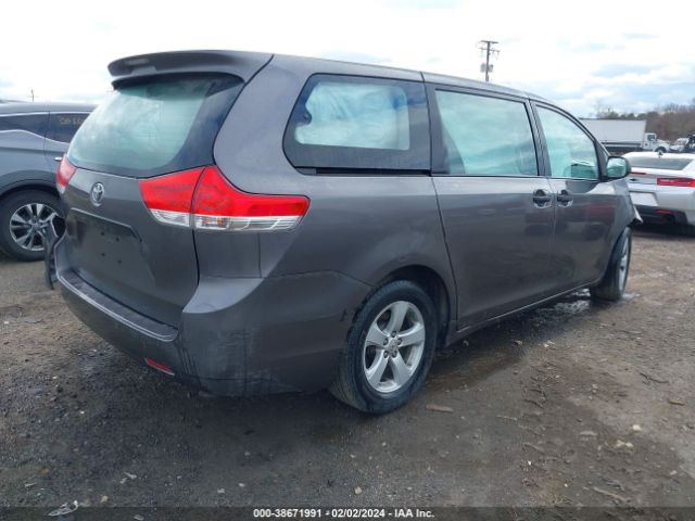 Photo 3 VIN: 5TDZK3DC2BS147945 - TOYOTA SIENNA 