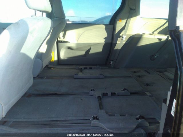 Photo 7 VIN: 5TDZK3DC2CS247772 - TOYOTA SIENNA 