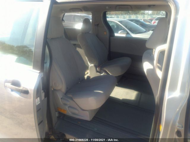 Photo 7 VIN: 5TDZK3DC2CS257833 - TOYOTA SIENNA 