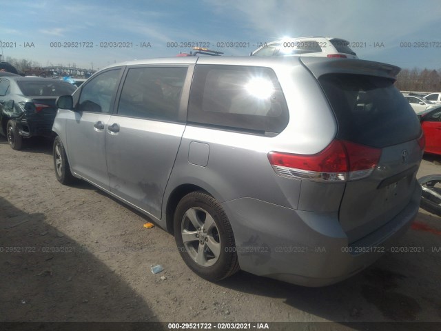 Photo 2 VIN: 5TDZK3DC2DS302237 - TOYOTA SIENNA 