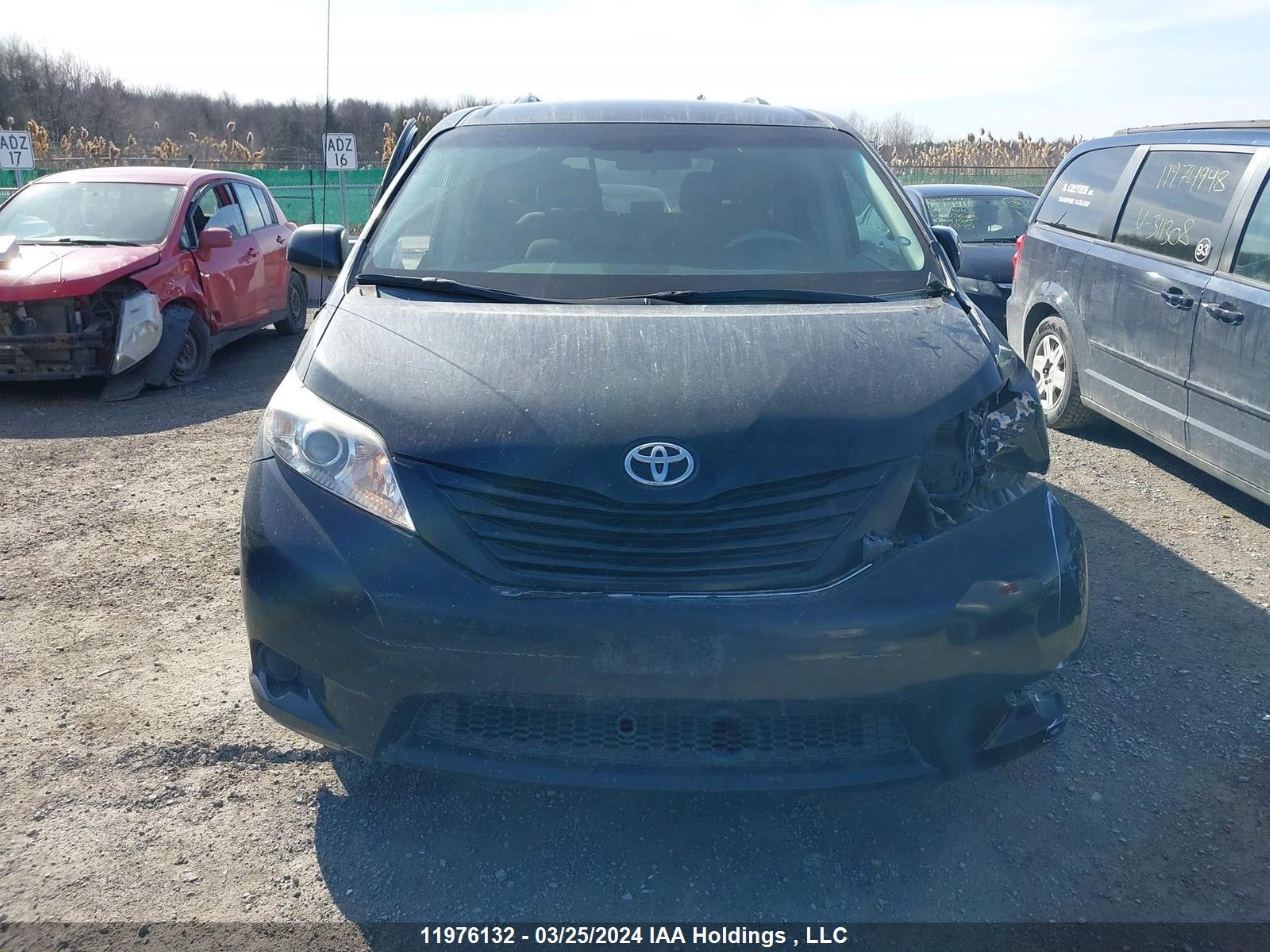 Photo 11 VIN: 5TDZK3DC2DS336923 - TOYOTA SIENNA 