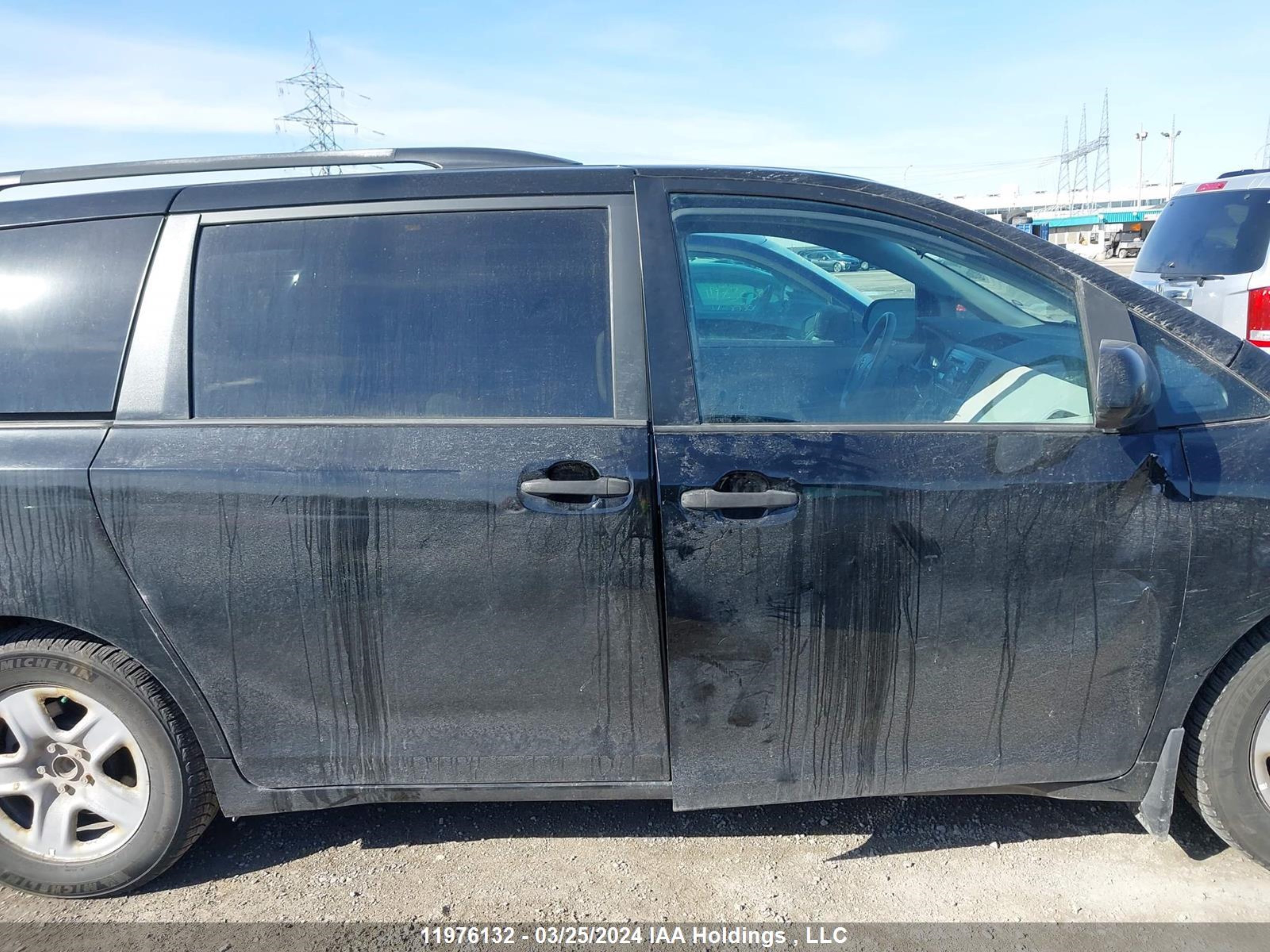 Photo 12 VIN: 5TDZK3DC2DS336923 - TOYOTA SIENNA 