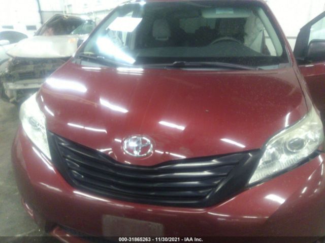 Photo 9 VIN: 5TDZK3DC2DS389640 - TOYOTA SIENNA 