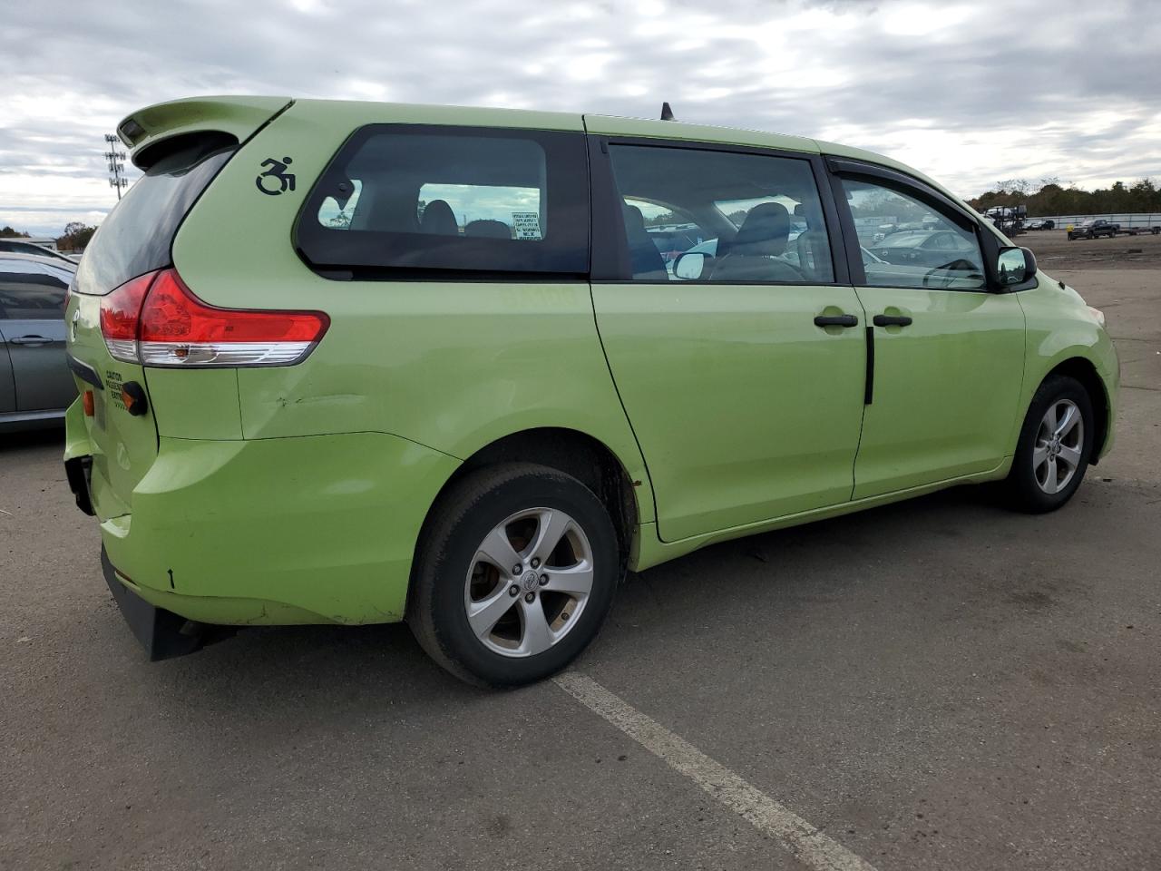 Photo 2 VIN: 5TDZK3DC2ES489304 - TOYOTA SIENNA 