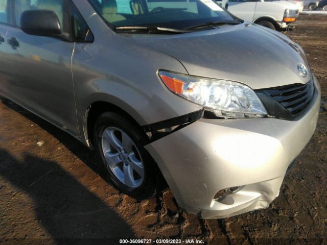 Photo 5 VIN: 5TDZK3DC2FS555982 - TOYOTA SIENNA 