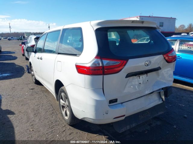 Photo 2 VIN: 5TDZK3DC2GS755617 - TOYOTA SIENNA 