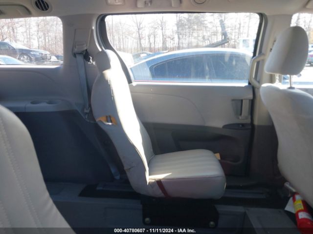 Photo 7 VIN: 5TDZK3DC2GS755617 - TOYOTA SIENNA 