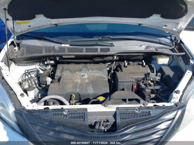 Photo 9 VIN: 5TDZK3DC2GS755617 - TOYOTA SIENNA 