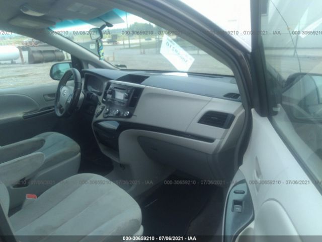 Photo 4 VIN: 5TDZK3DC3BS043951 - TOYOTA SIENNA 