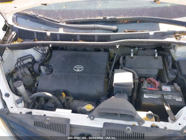 Photo 9 VIN: 5TDZK3DC3BS092891 - TOYOTA SIENNA 