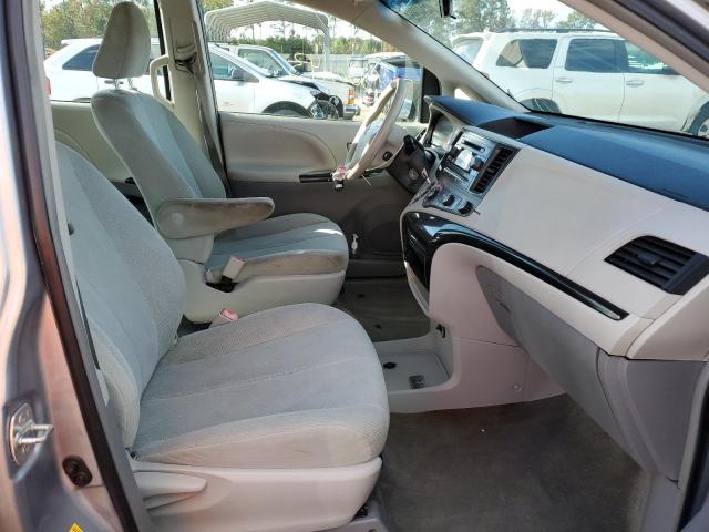 Photo 4 VIN: 5TDZK3DC3DS304420 - TOYOTA SIENNA 