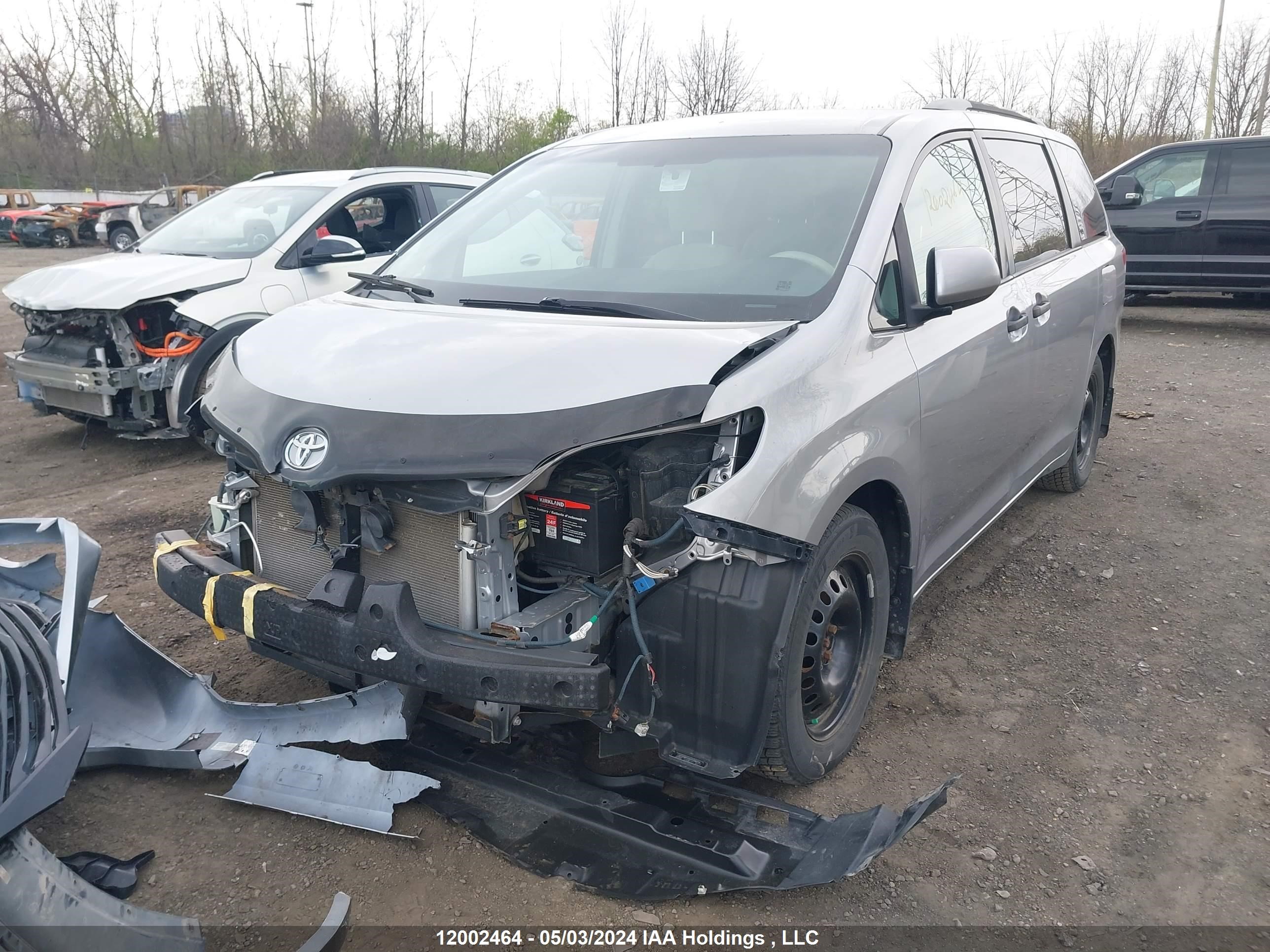 Photo 1 VIN: 5TDZK3DC3DS331195 - TOYOTA SIENNA 