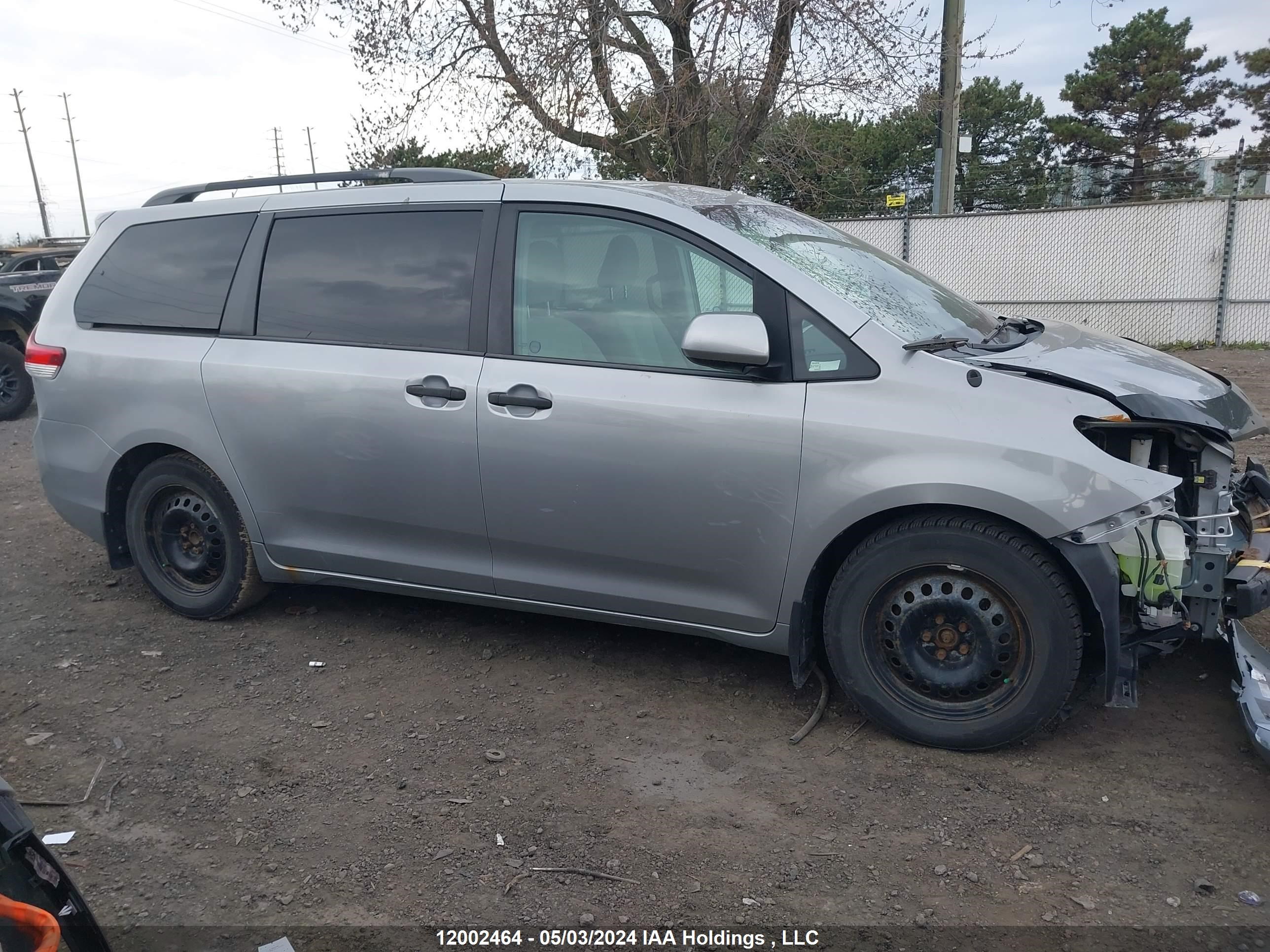 Photo 13 VIN: 5TDZK3DC3DS331195 - TOYOTA SIENNA 