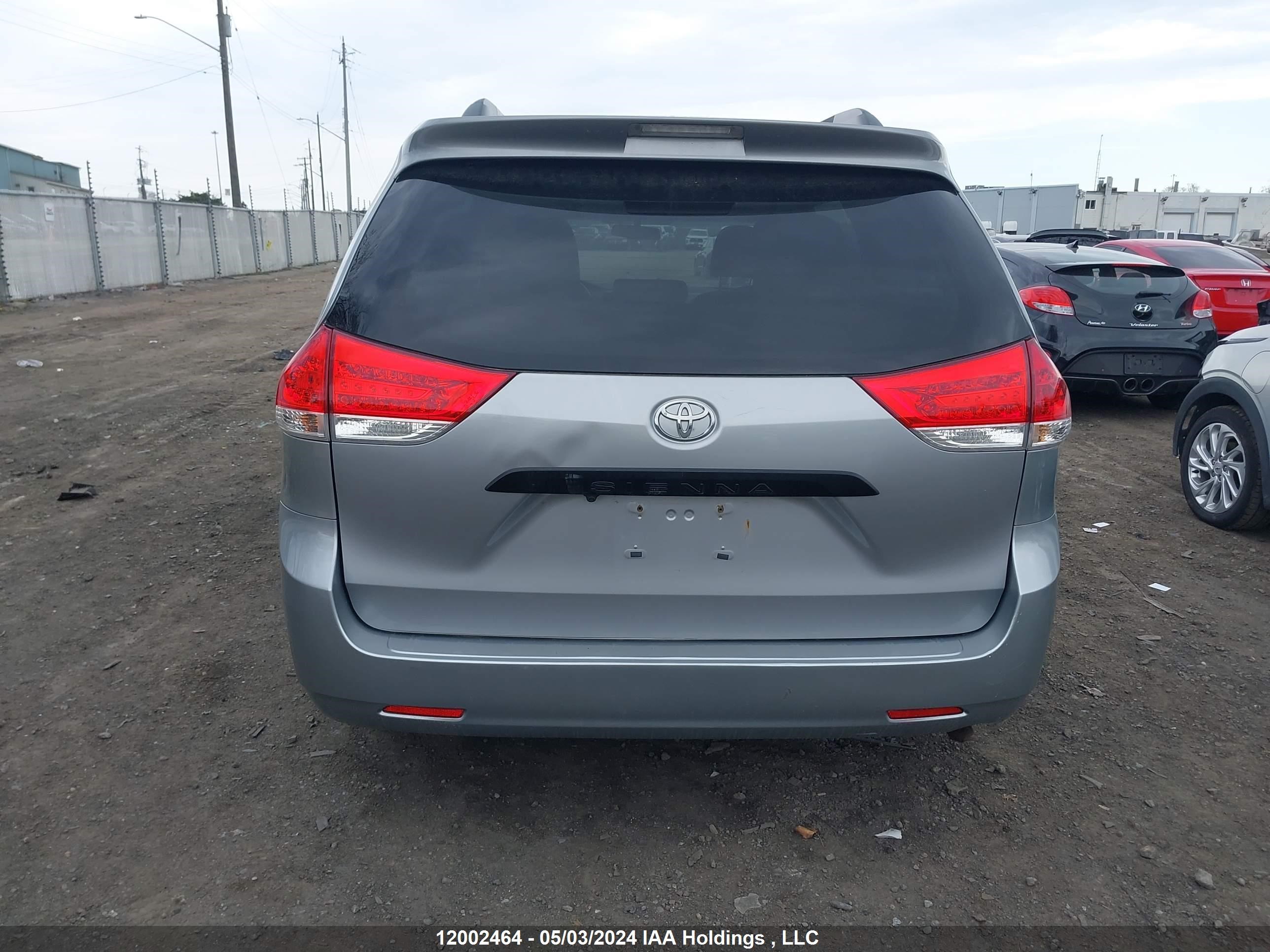 Photo 16 VIN: 5TDZK3DC3DS331195 - TOYOTA SIENNA 