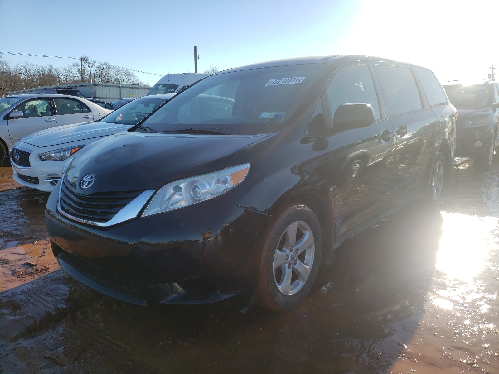 Photo 1 VIN: 5TDZK3DC3FS537622 - TOYOTA SIENNA 