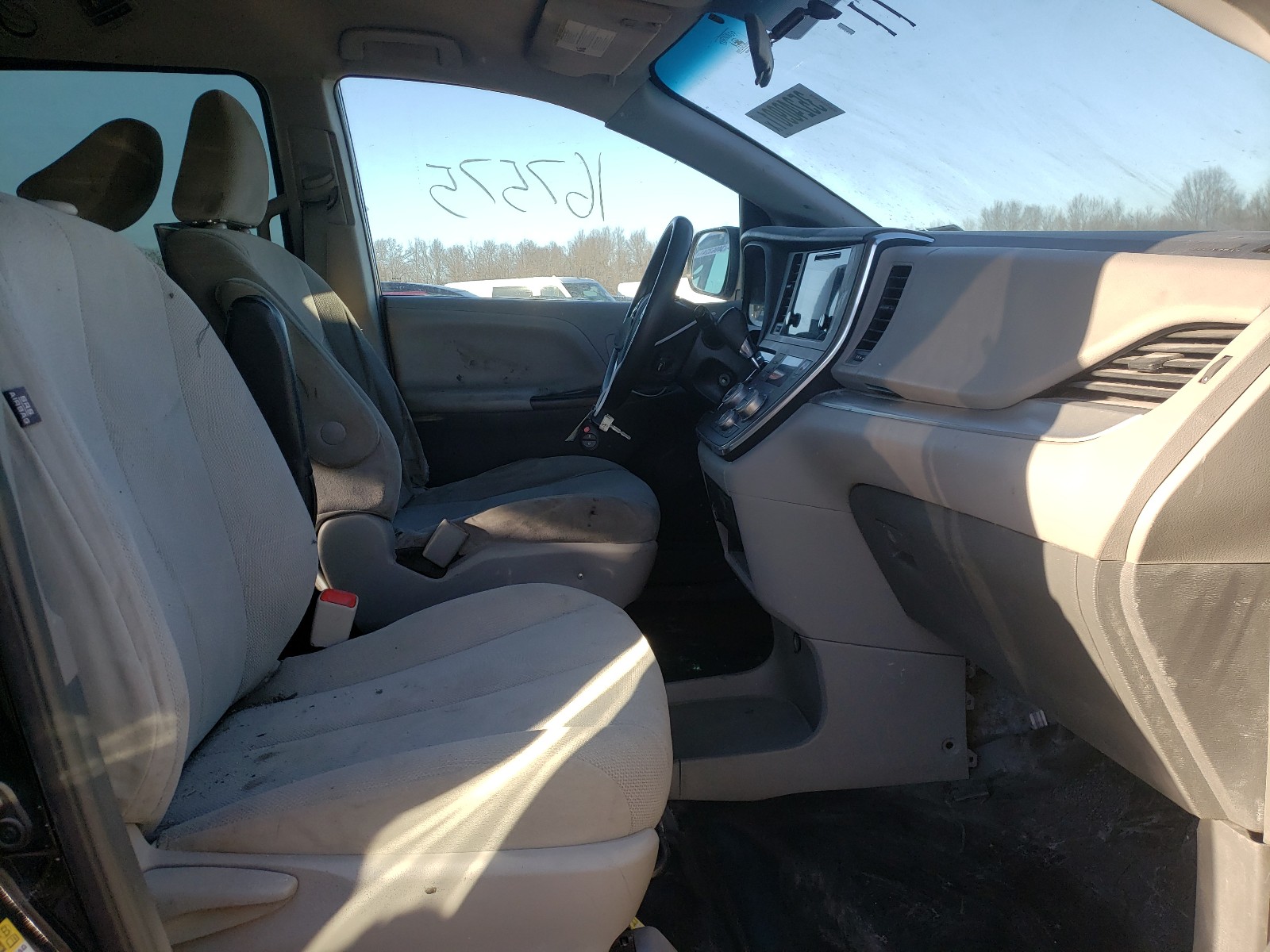 Photo 4 VIN: 5TDZK3DC3FS537622 - TOYOTA SIENNA 