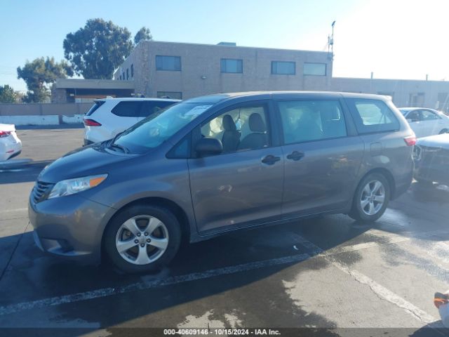 Photo 1 VIN: 5TDZK3DC3FS555988 - TOYOTA SIENNA 