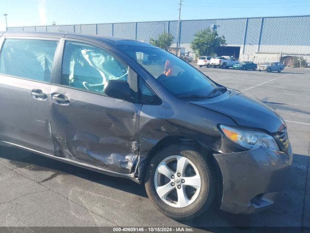 Photo 5 VIN: 5TDZK3DC3FS555988 - TOYOTA SIENNA 