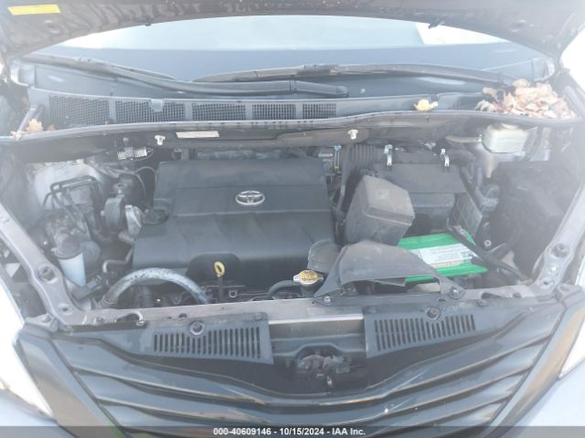 Photo 9 VIN: 5TDZK3DC3FS555988 - TOYOTA SIENNA 