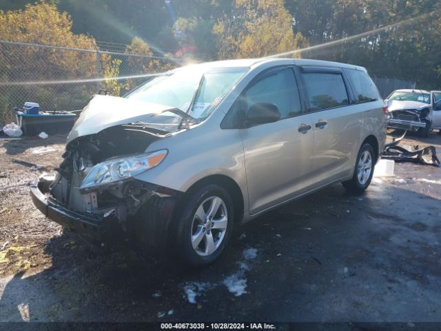 Photo 1 VIN: 5TDZK3DC3FS664015 - TOYOTA SIENNA 