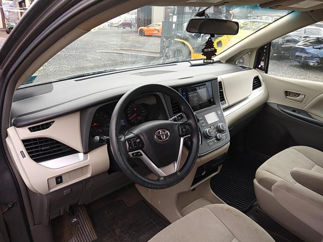 Photo 6 VIN: 5TDZK3DC3GS722416 - TOYOTA SIENNA 