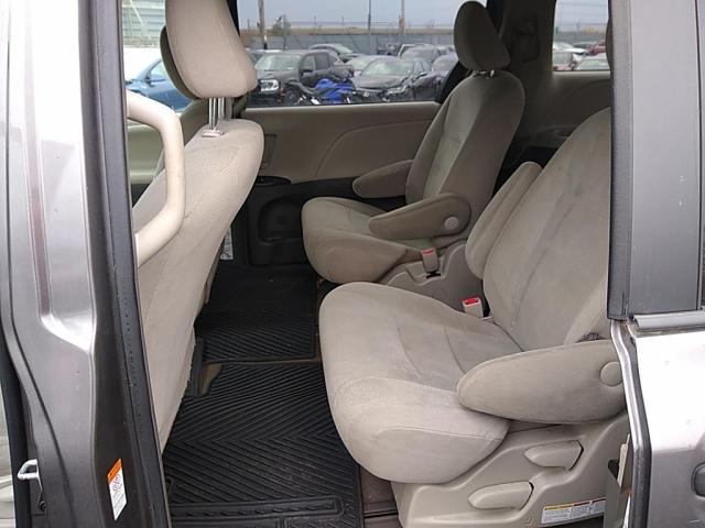 Photo 8 VIN: 5TDZK3DC3GS722416 - TOYOTA SIENNA 