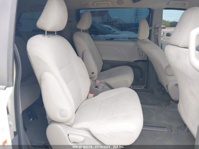 Photo 7 VIN: 5TDZK3DC3GS761877 - TOYOTA SIENNA 